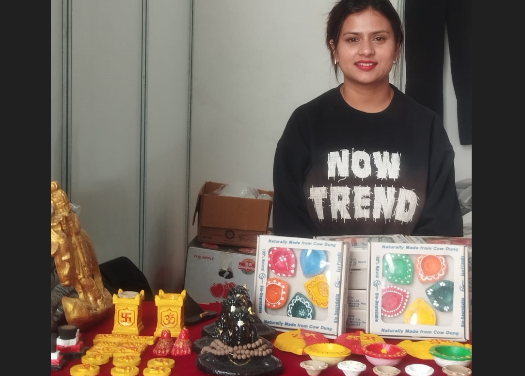 Gobar Rakh ग्राहकको आकर्षण बन्दै गोबरबाट बनेका सामग्री