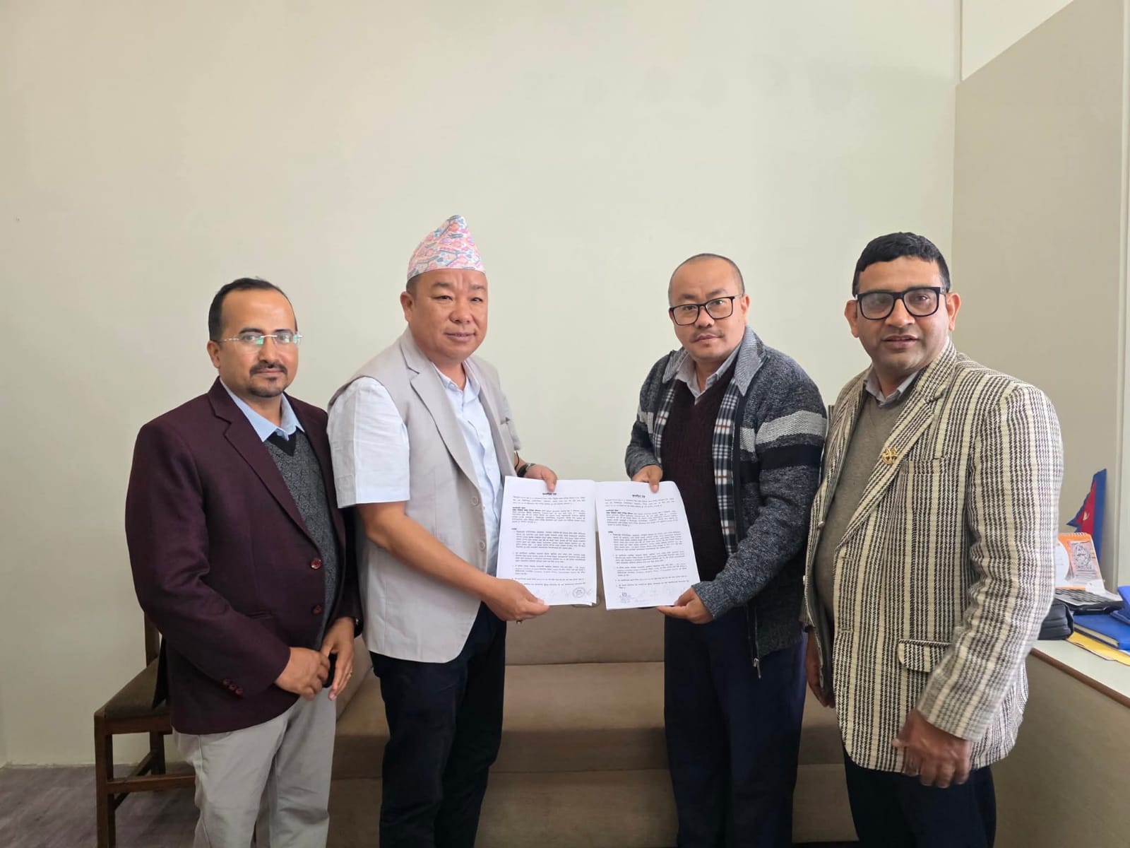 alt