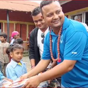 गछिया युवा समाजको वार्षिकोत्सवमा ६० विद्यार्थीलाई शैक्षिक सामग्री वितरण गछिया युवा समाजको वार्षिकोत्सवमा ६० विद्यार्थीलाई शैक्षिक सामग्री वितरण