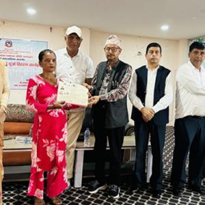 झापामा १३ जनालाई जग्गाधनी पुर्जा प्रदान  