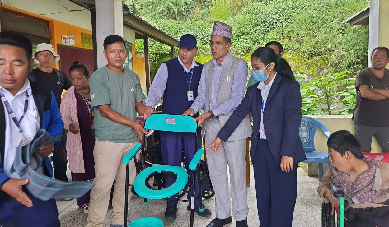 हिलिहाङमा अपाङ्गता भएका ३० जनालाई सहायक सामग्री हिलिहाङमा अपाङ्गता भएका ३० जनालाई सहायक सामग्री