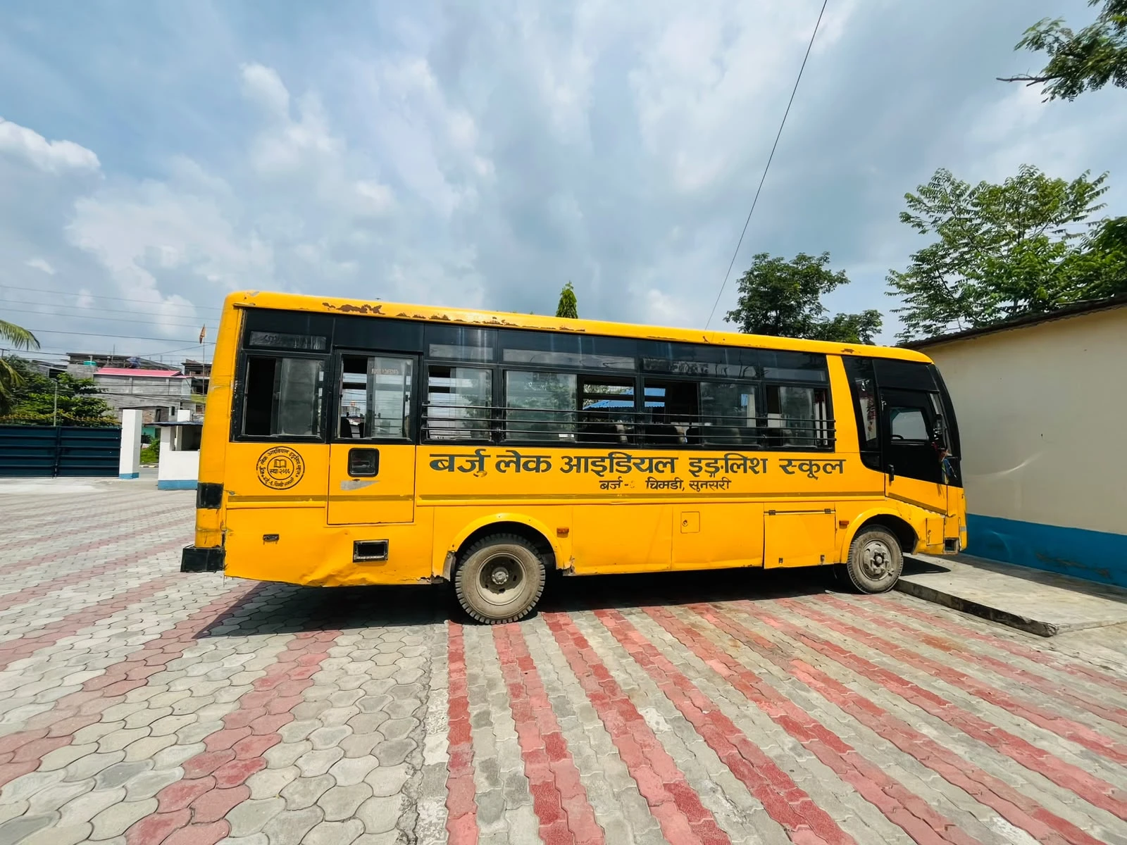 सुनसरीको गढी गाउँपालिकामा वृद्धालाई स्कुल बसले ठक्कर दियो, उपचारको क्रममा मृत्यु सुनसरीको गढी गाउँपालिकामा वृद्धालाई स्कुल बसले ठक्कर दियो, उपचारको क्रममा मृत्यु