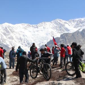 कञ्चनजङ्घामा पर्यटकको चहलपहल बढ्यो