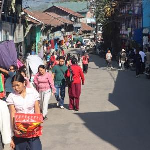 दसैँ भित्रिएसँगै फुङ्लिङ बजारमा बढ्यो चहलपहल